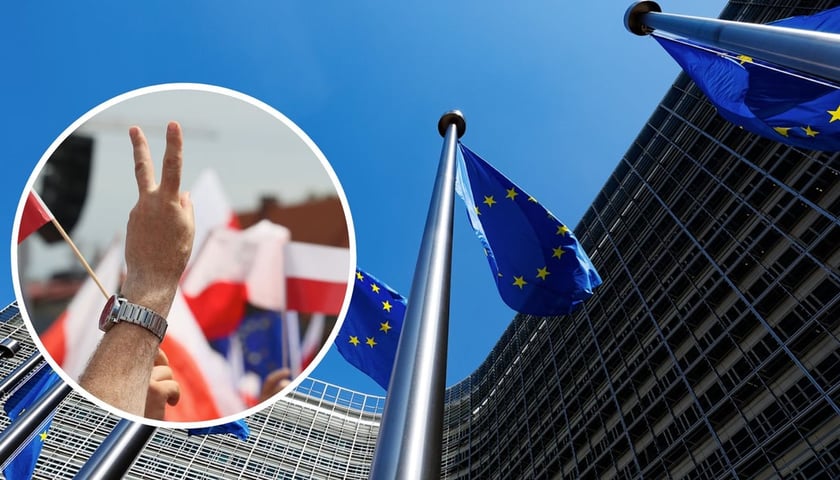 Siedziba Parlamentu Europejskiego w Brukseli. Na zdjęciu nowoczesny biurowiec i flagi UE na masztach, w kółeczku palce ułożone w symbol zwycięstwa. Zdjęcie ilustracyjne