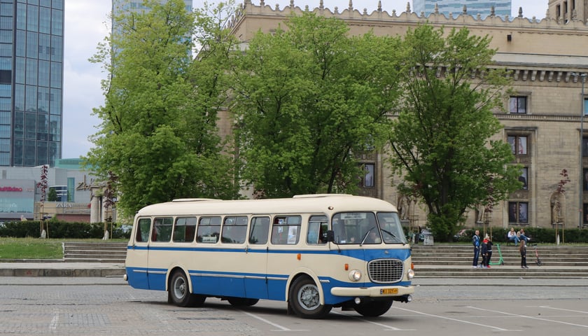 zabytkowy Jelcz 043