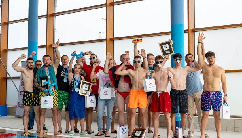 II Mistrzostwa w Pływaniu Pieskiem we wrocławskim Aquaparku. 