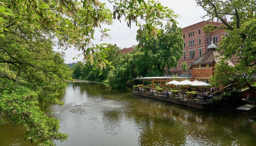 Domek nad fosą