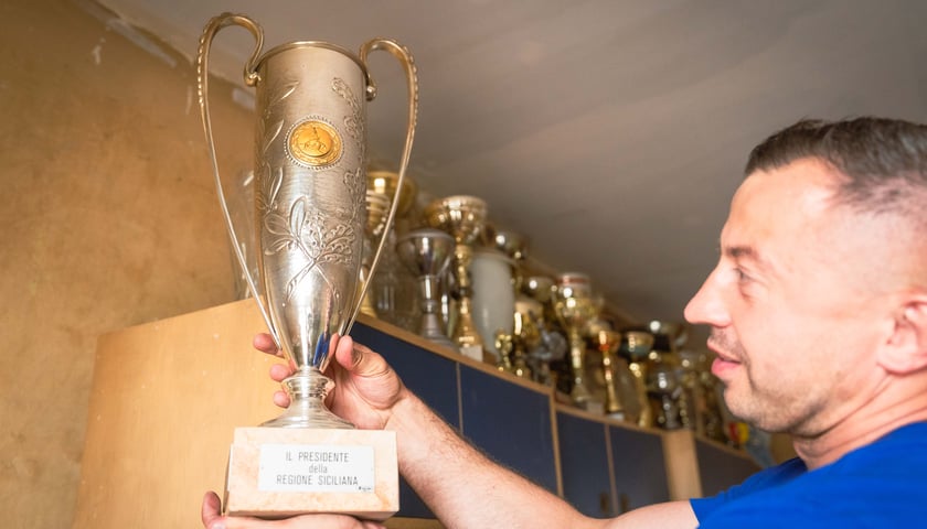 Sportowy klub zapaśniczy Lotnik znajdujący się w hali na Psim Polu przy ul. Bierutowskiej, która została właśnie zabytkiem