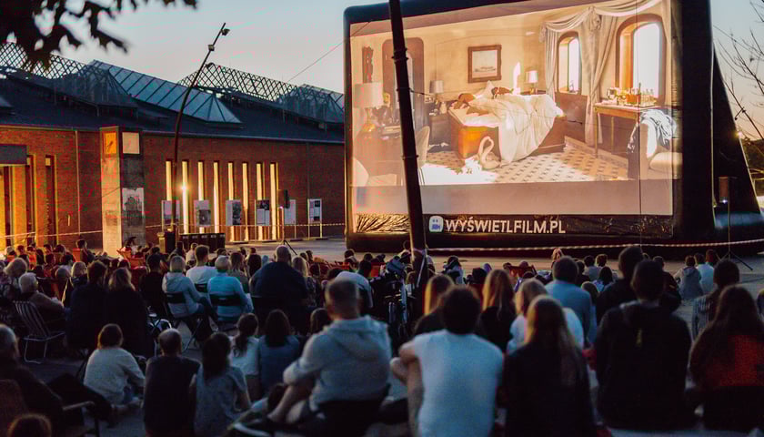 Kino letnie w Centrum Historii Zajezdnia