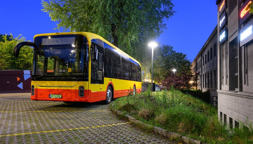Autobus Yutong u12