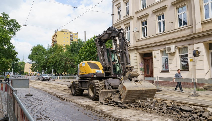 Trwający remont torowiska na ul. Szczytnickiej to dopiero początek zmian na tej ulicy. Planowana jest jej gruntowna rewitalizacja