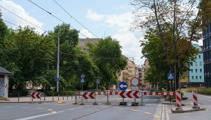 Trwający remont torowiska na ul. Szczytnickiej to dopiero początek zmian na tej ulicy. Planowana jest jej gruntowna rewitalizacja