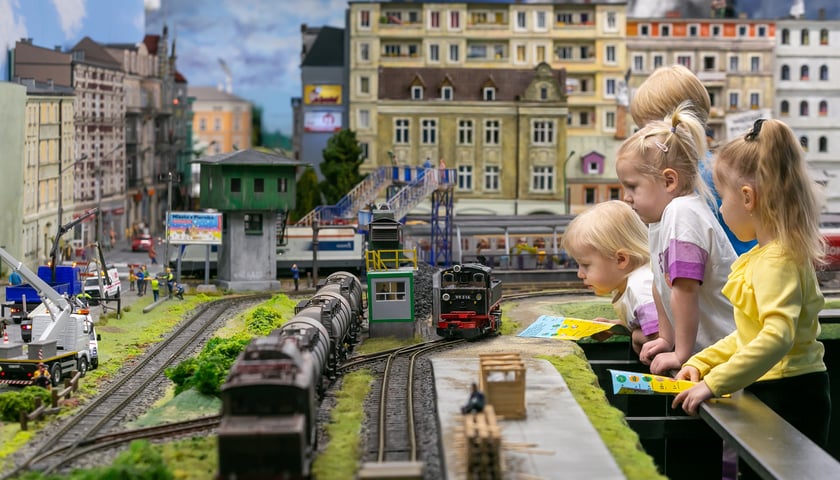 Dzieci w Kolejkowie