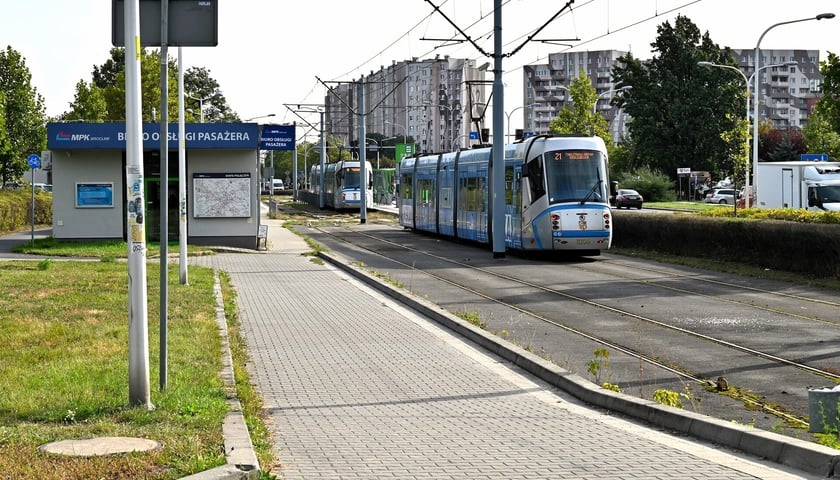 Końcówka torowiska na Gaju będzie początkiem nowego, prowadzącego do szpitala przy Borowskiej. Na zdjęciu krańcówka Gaj przy ul. Świeradowskiej. 