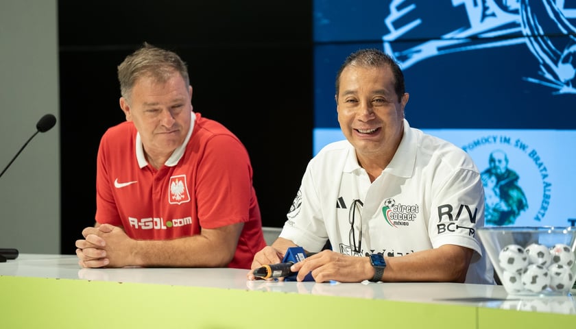 <p>Losowanie grup XIV Międzynarodowego Turnieju w Ulicznej Piłce Nożnej Os&oacute;b Bezdomnych Wrocław Cup 2024&nbsp;</p>