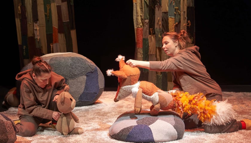 Spektakle Wrocławskiego Teatru Lalek przedstawiają najmłodszym widzom trudne tematy w przystępny dla nich sposób.