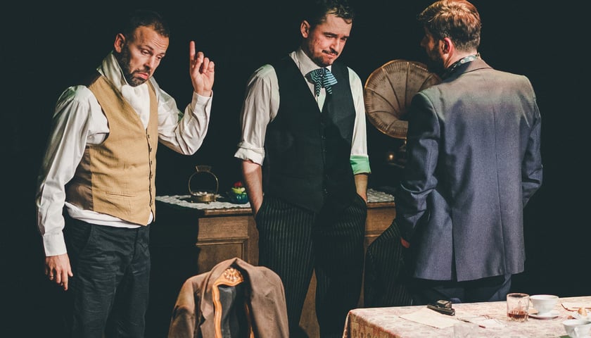 Na zdjęciu fragment spektaklu Teatru Ad Spectatores. Sprawdź, jakie wydarzenia teatralne odbywają się we Wrocławiu!
