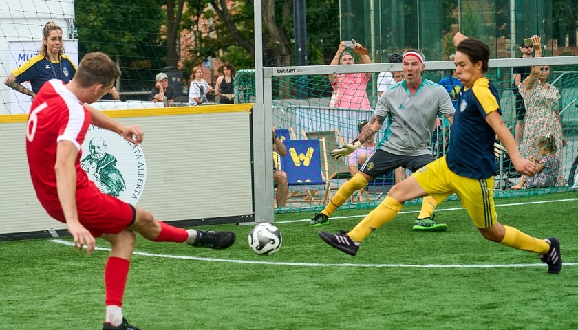 <p>Pierwszy dzień Międzynarodowego Turnieju Piłki Nożnej Ulicznej Os&oacute;b Bezdomnych Wrocław Cup 2024</p>