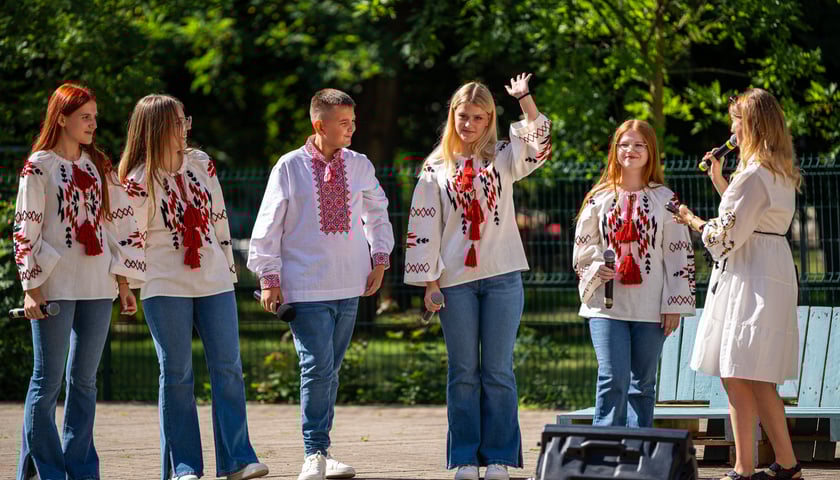 Spotkajmy się na kocu &ndash; piknik ze sztuką, czyli pokaz uczestnik&oacute;w projektu Lelenfant (14 lipca 2024, ul. Chociebuska)
