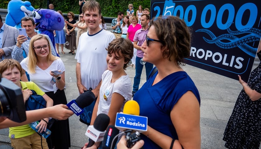 Hydropolis – jedyne w Europie centrum wiedzy o wodzie – odwiedził dziś (16 lipca) 2,5-milionowy gość! A właściwie czworo gości.