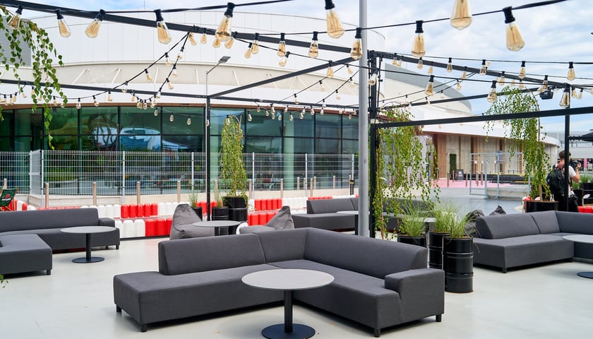 Pitlane Summer Bar na dachu Wroclavii