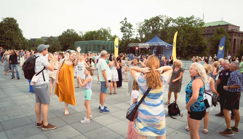 Potańcówka na pl. Wolności we Wrocławiu 20.07.2024