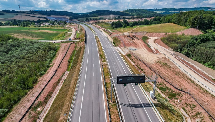 Nowy odcinek S3 na Dolnym Śląsku, zdjęcie z początku lipca