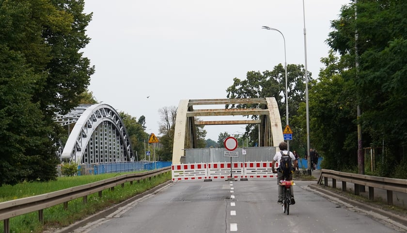 Południowy most Jagielloński zamknięty dla ruchu na czas remontu. Wdrożono zastępczą organizację ruchu. Wrocław, 4.08.2024