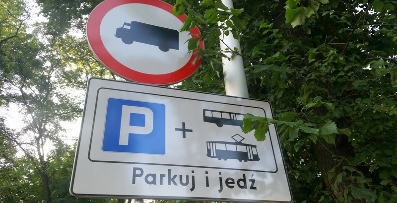znak drogowy "Parkuj i jedź"