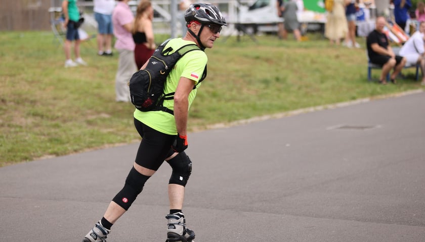 Charytatywny Drużynowy Maraton na Rolkach Tyłem - zdjęcia uczestników