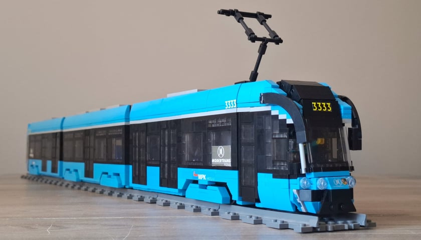Wrocławski Moderusem Gamma zbudowany z klocków Lego przez Mateusza Wawrowskiego 