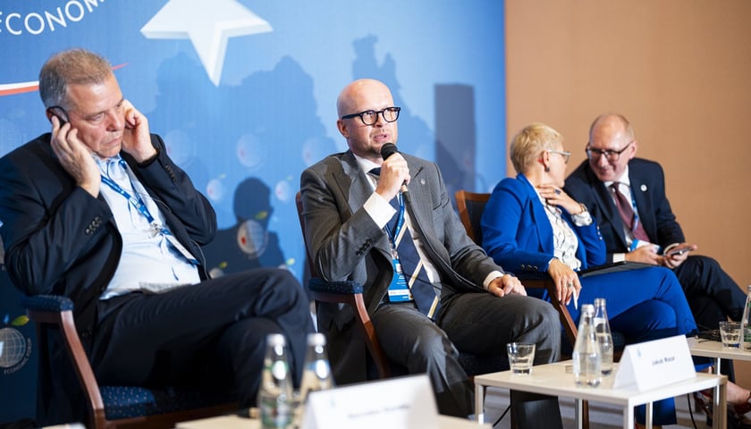 Forum Ekonomiczne w Karpaczu. Dyskusja o tym „Czy nowe pokolenie liderów znajdzie czas na pięcioletnie studia?”