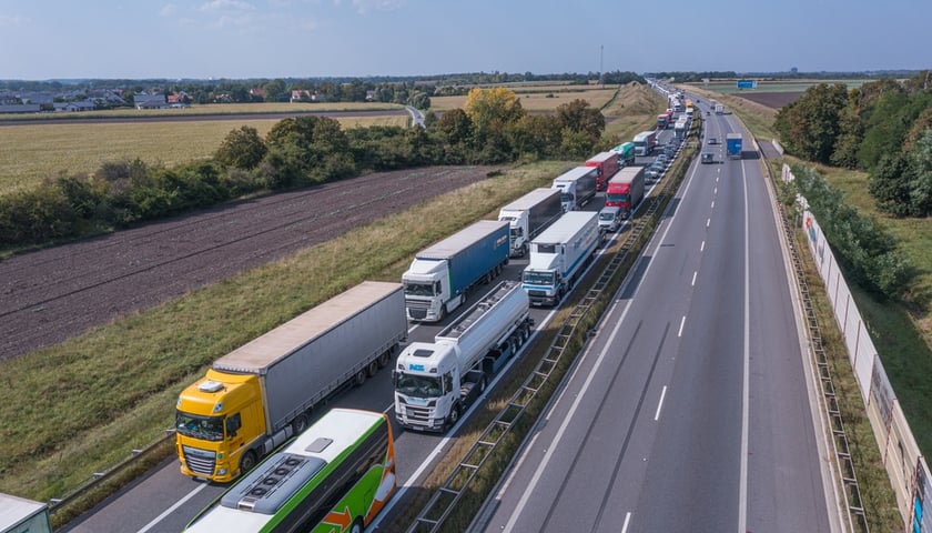 Korek na A4 spowodowany wypadkiem