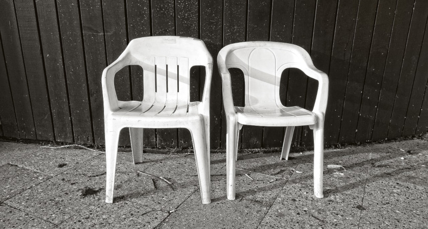 krzesła, zdjęcie ilustracyjne