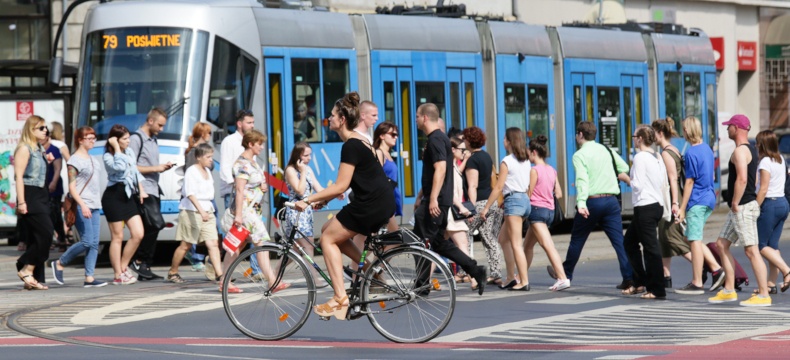 Wrocław, ruch uliczny. Zdjęcie ilustracyjne