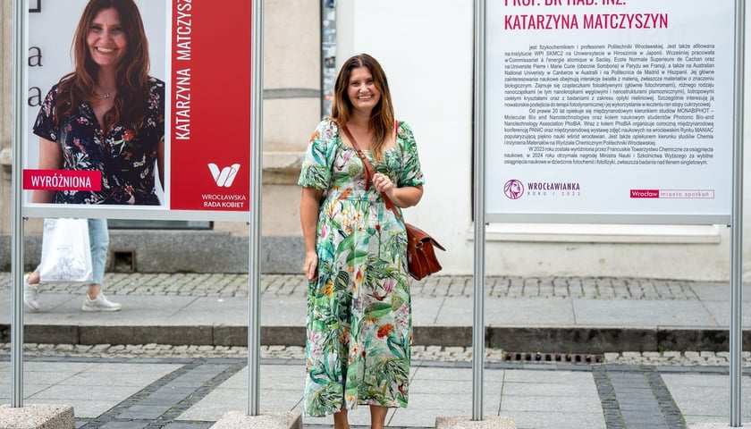 Wystawa &bdquo;Wrocławianka Roku 2023&rdquo; przy Oławskiej, nagrodzona prof. dr hab. inż. Katarzyna Matczyszyn