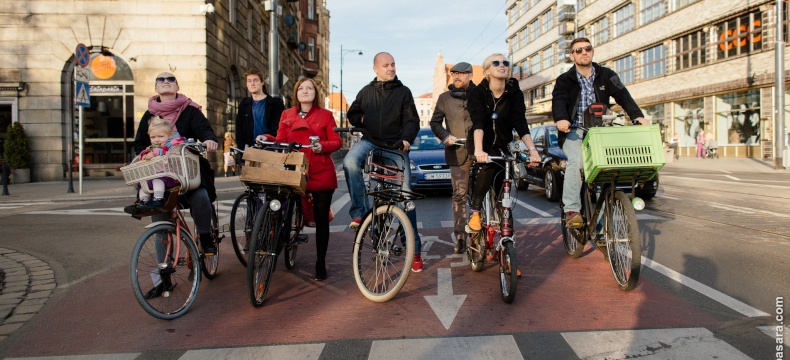 rowerzyści na ulicy Świdnickiej we Wrocławiu