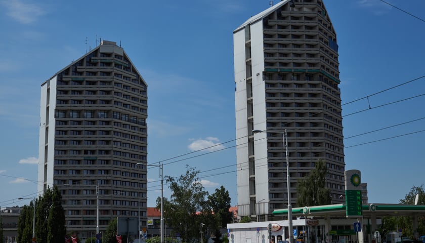 Na zdjęciu akademiki Kredka i Ołówek we Wrocławiu
