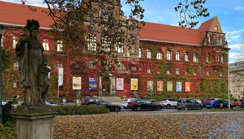 Na zdjęciu Muzeum Narodowe we Wrocławiu. Sprawdź, gdzie jeszcze warto wybrać się jesienią we Wrocławiu!