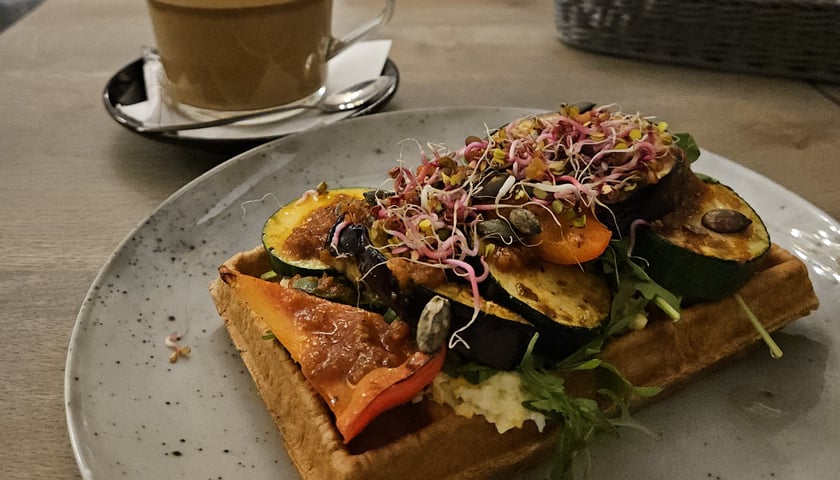 Tak prezentuje się nowe menu w kawiarni Czarna Magia we Wrocławiu. Zobacz, gdzie jeszcze skosztujesz jesiennych przysmaków!