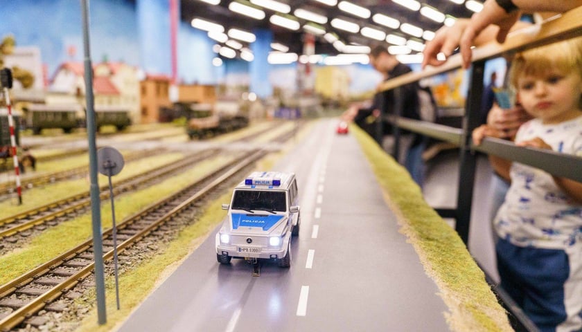 Kolejkowo i Policja Dolnośląska rozpoczynają akcję „Bezpieczna droga do szkoły”