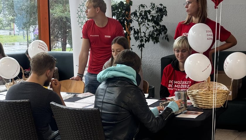 Rejestracja dawców szpiku w Aquaparku przy ul. Borowskiej we Wrocławiu
