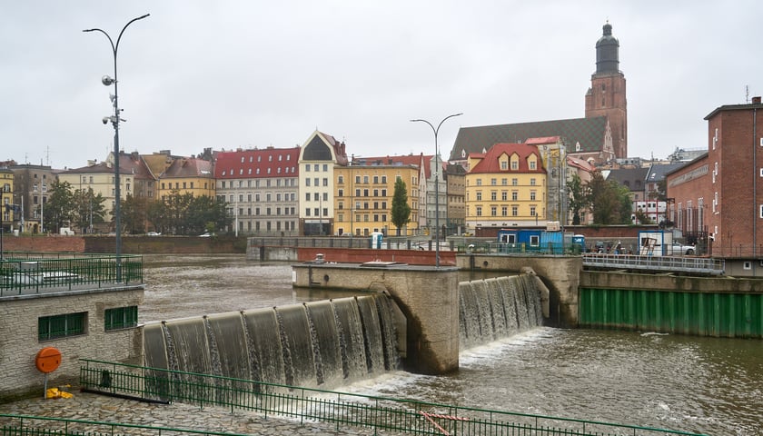 Widok na Odrę w centrum Wrocławia 