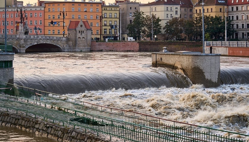Odra we Wrocławiu. Centrum miasta w czwartek, 19 września