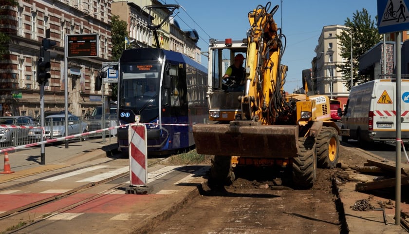 Zdjęcie z I etapu remontu torowiska na ul. Grabiszyńskiej u zbiegu Zaporoskiej i Szpitalnej 