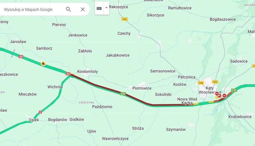 Mapa z pokazanym zatorem na A4 koło Wrocławia w okolicy Kostomłotów - stan na godz. 19.40