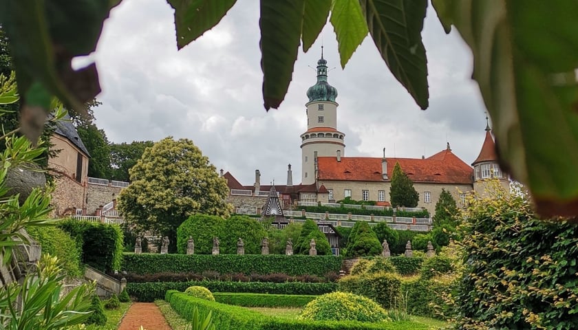 Zamek w Nowym Miescie nad Metują