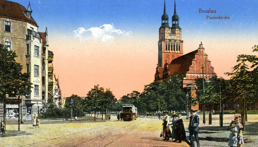 Kościół św. Pawła wraz ze skrzyżowaniem ulic Legnickiej i Głogowskiej ( Frankfurter Strasse & Glogauer Str), tramwaj linii 6. Rok 1913. Zdjęcie archiwalne