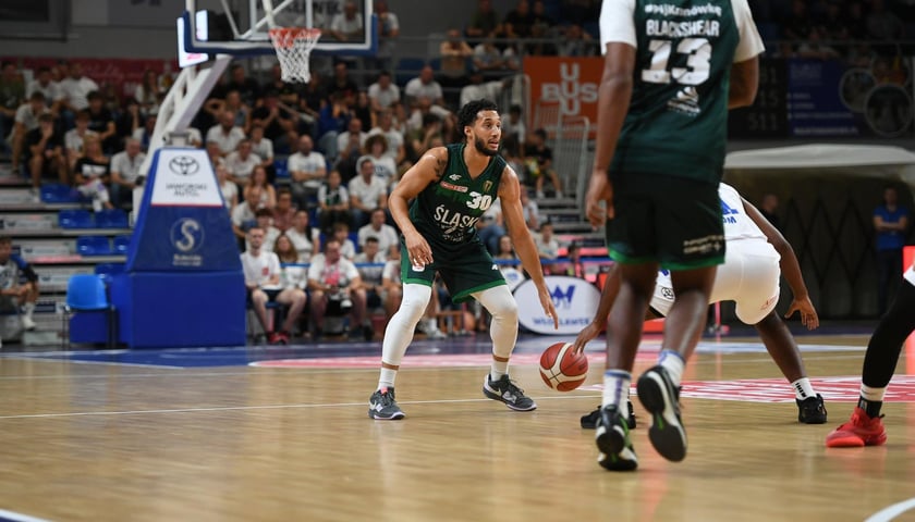 Jeremy Senglin w sparingu z Anwilem