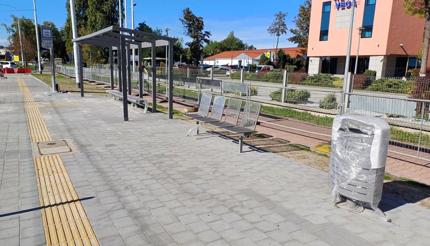 Nowy przystanek "Hutmen" na ulicy Grabiszyńskiej