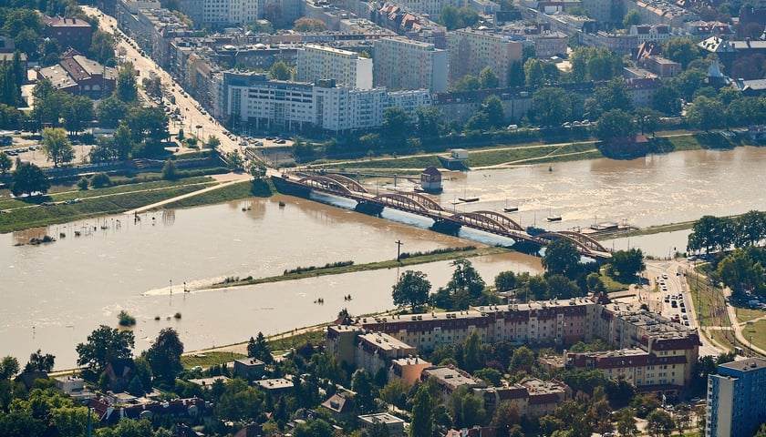 Wrocław, zdjęcie lotnicze, osiedla i Odra