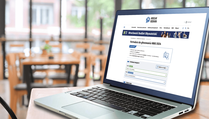 Laptop z wyświetlonym formularzem do głosowania w WBO 2024