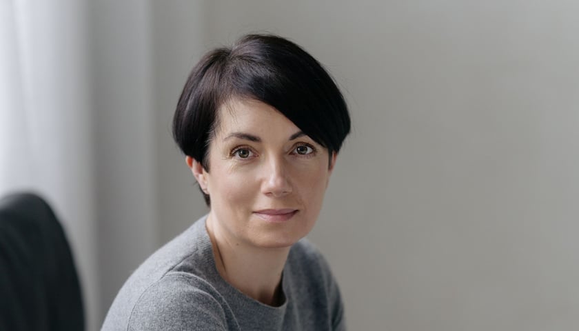 Joanna Nitka, konsultantka językowa Pracowni Prostego Języka,  dyrektorka odpowiedzialna za programy edukacyjne w Instytucie Heweliusza.