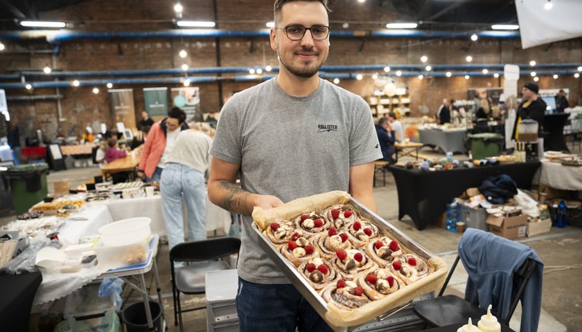 Festiwal Kupuj Świadomie w Czasoprzestrzeni (Zajezdnia Dąbie), czyli moda, kosmetyki, słodkości i rośliny do kupienia