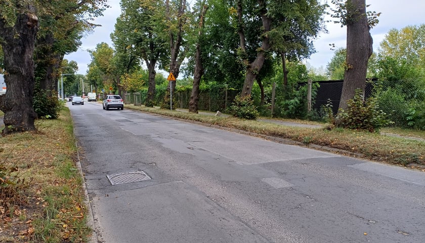 <p>Ołtaszyńska przez wymianą nawierzchni</p>