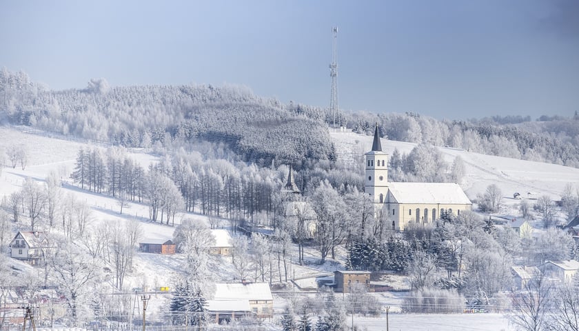 Panorama Marciszowa zimą