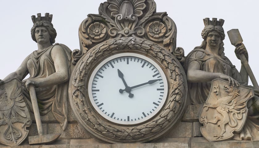 Zegar na Dworcu Świebodzkim we Wrocławiu